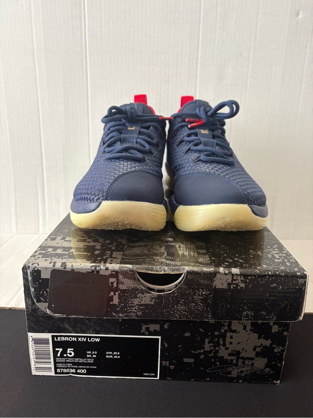 Nike Men's LeBron XIV Low, Navy and Red Low-Top Sneakers, size 7.5